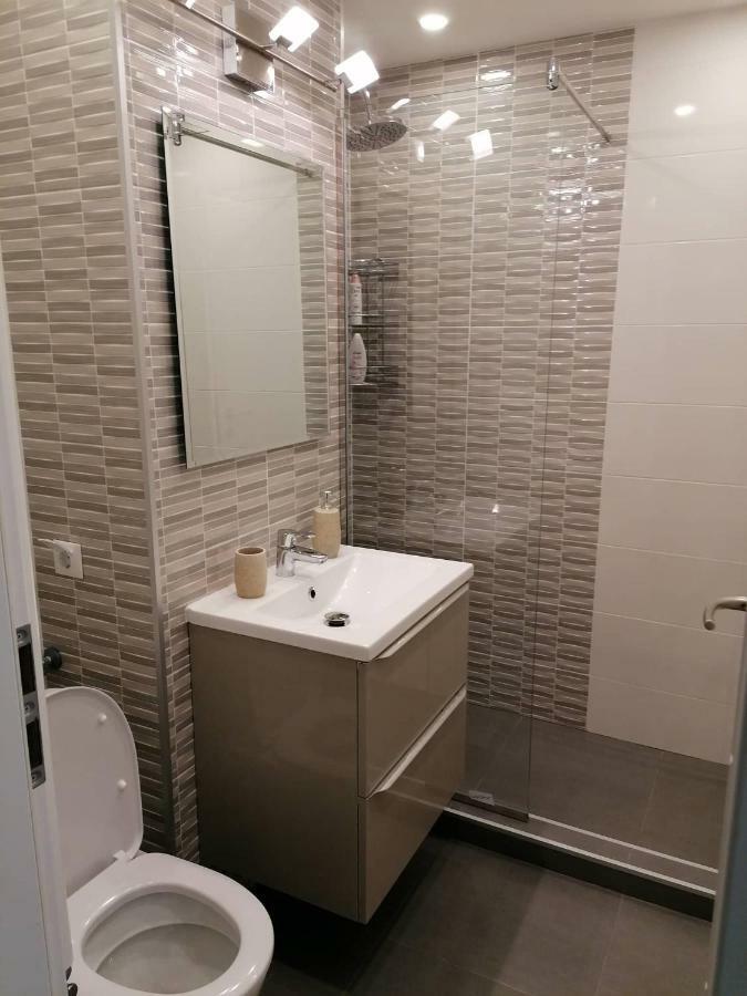 White Studio Apartment คลูจ-นาโปกา ภายนอก รูปภาพ