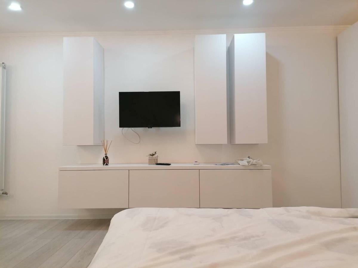 White Studio Apartment คลูจ-นาโปกา ภายนอก รูปภาพ