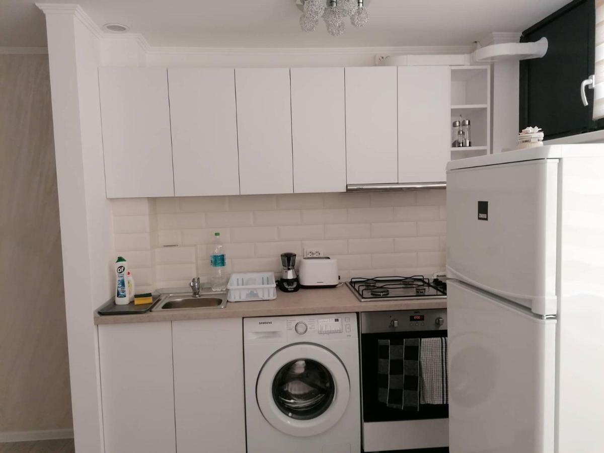 White Studio Apartment คลูจ-นาโปกา ภายนอก รูปภาพ